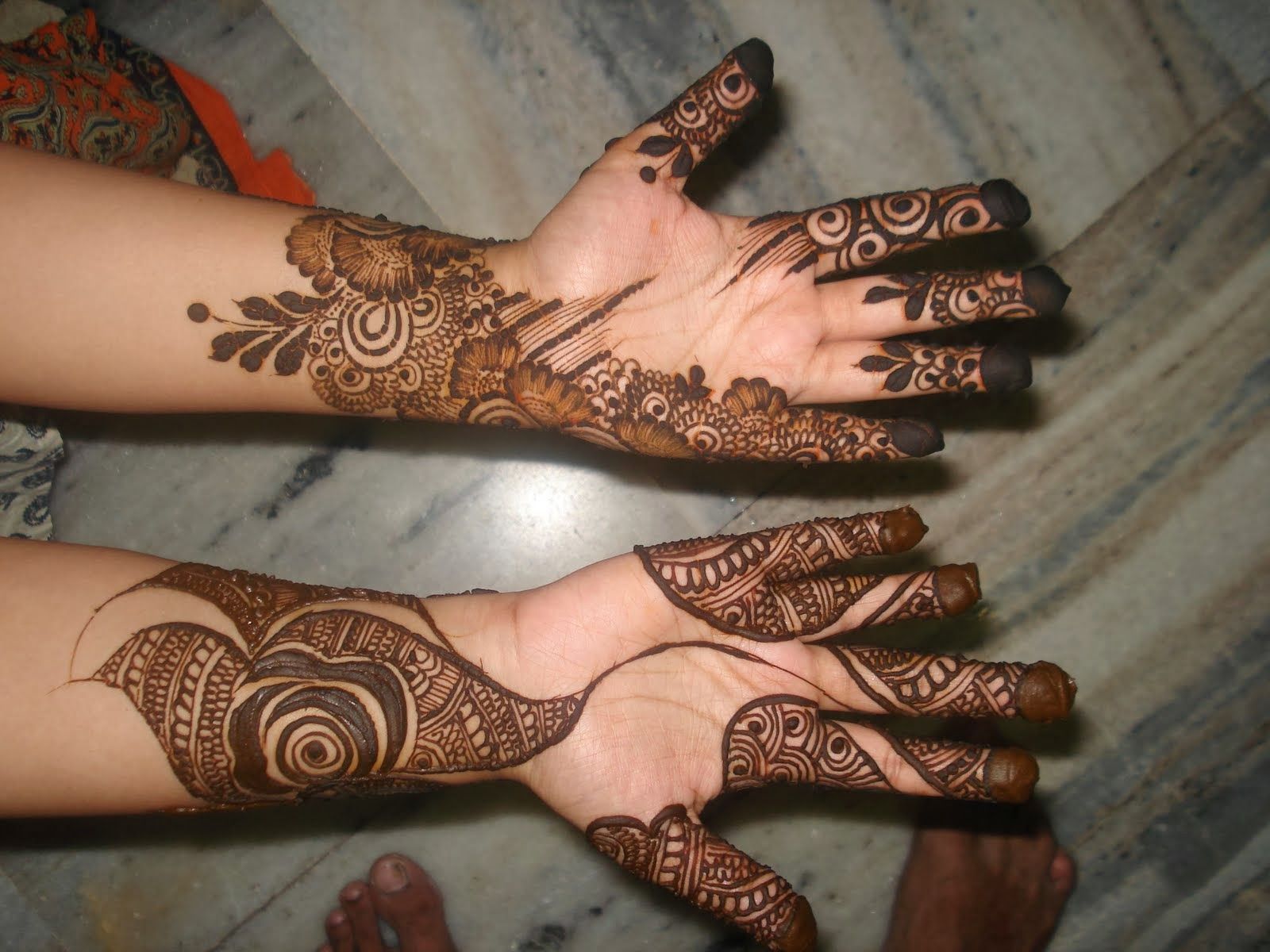 Simple Festive mehndi Design For Front Hand 