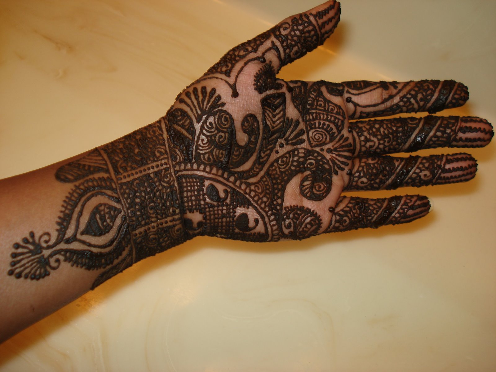 Simple mehndi Eid Design For Front Hand 