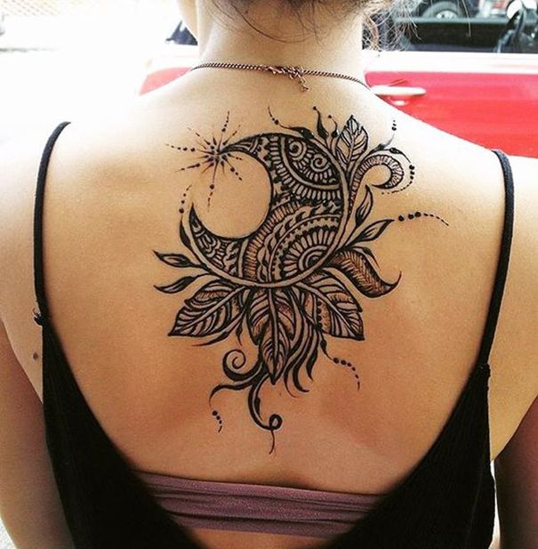 Henna Simple moon design on the back