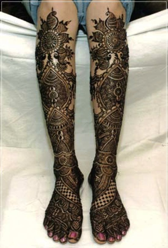 Feet mehndi design for kurwa chauth