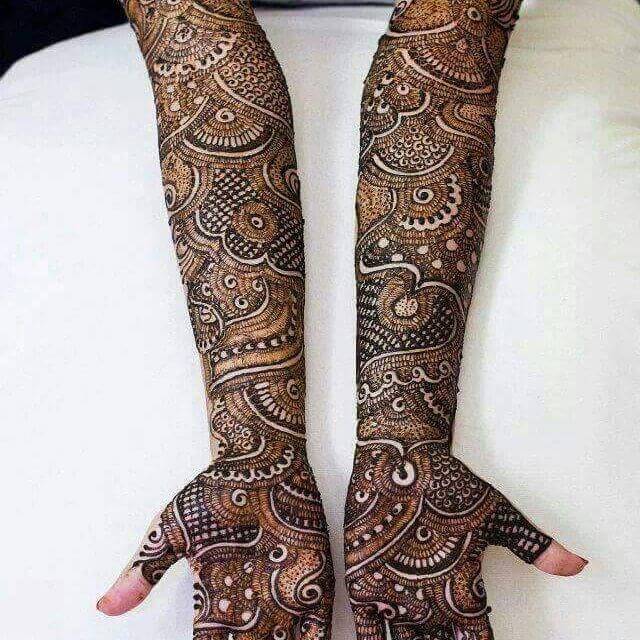 Bridal cool Front hand mehndi design