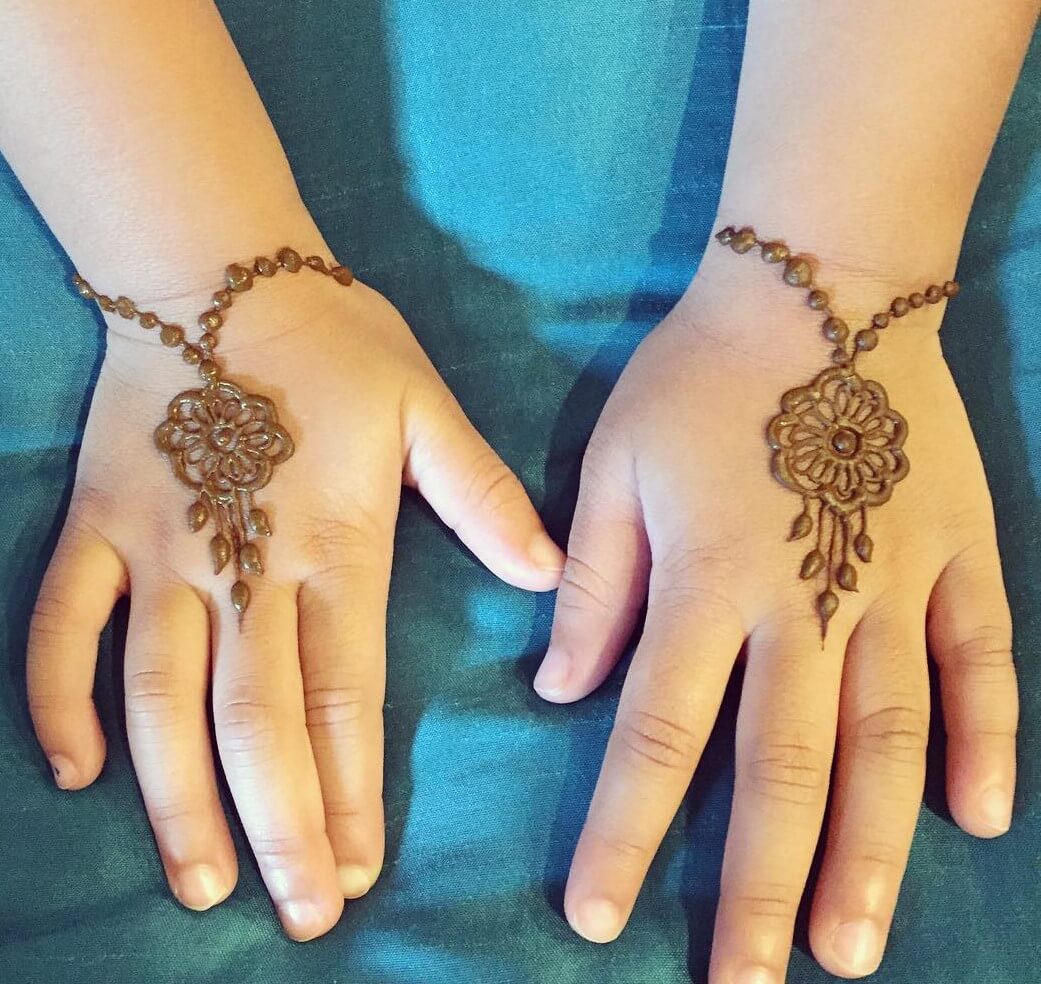 Stylish Mehndi Designs For kids Front Hand