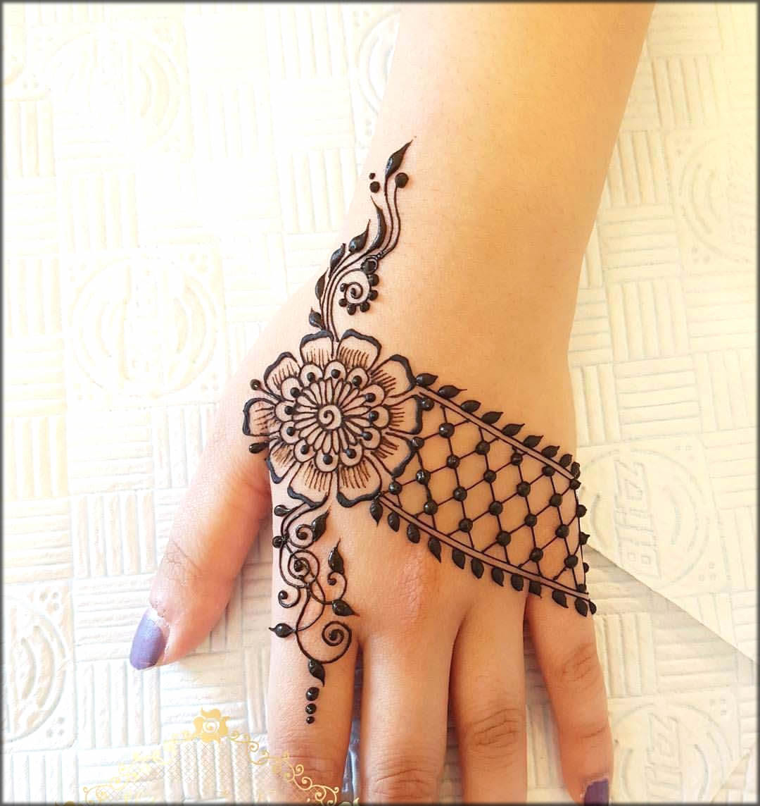 Stylish Mehndi Designs For kids Front Hand