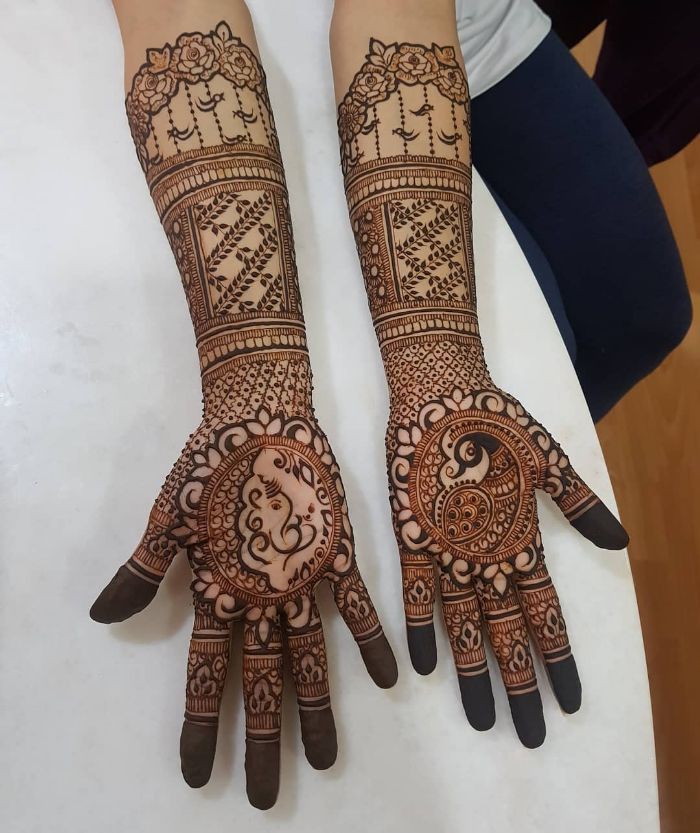 Unique Front Hand Mehndi Design Bridal