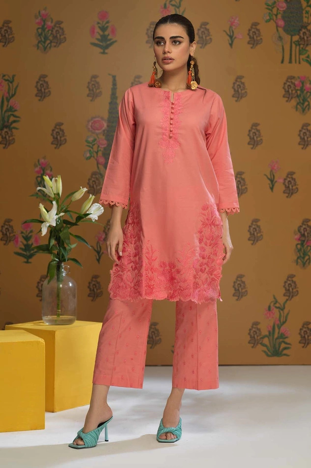 Classic Kurta Dyed Embroidered