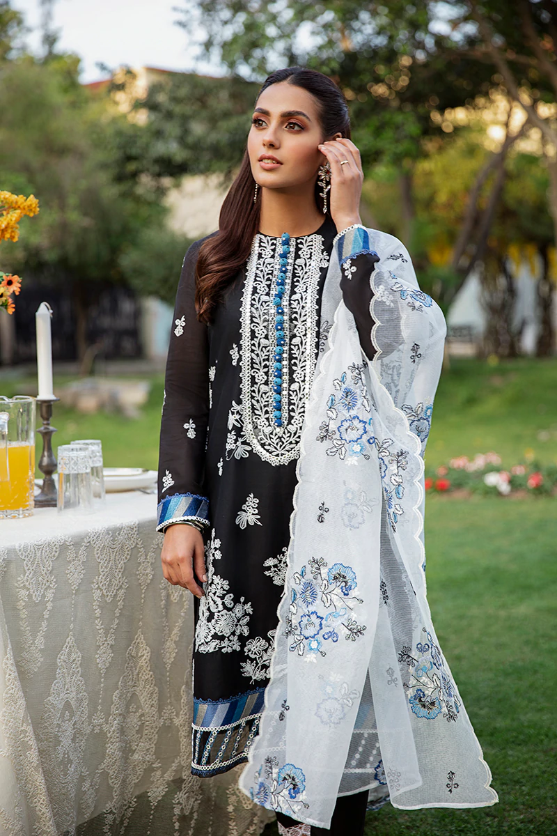 EMBROIDERED LAWN Printed 3 Pc Suit