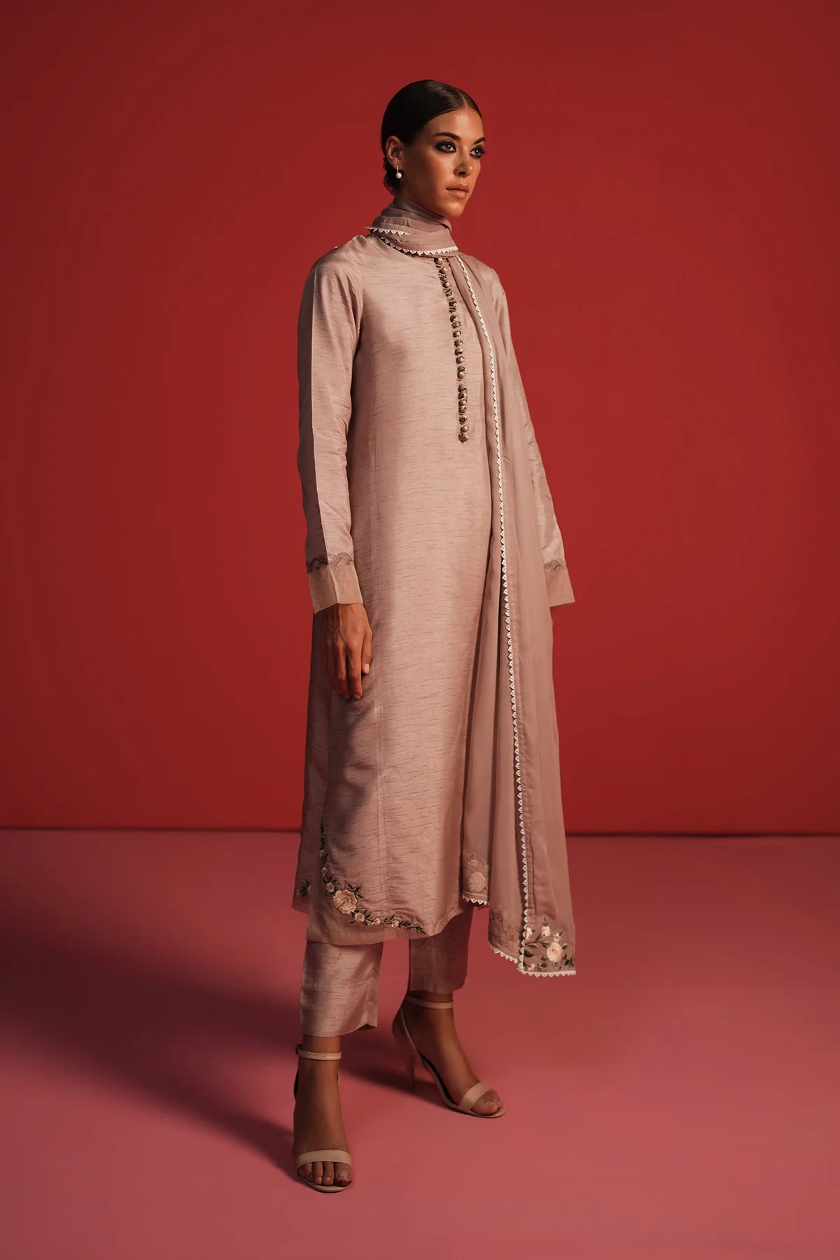 Grey kurta with embroidered front